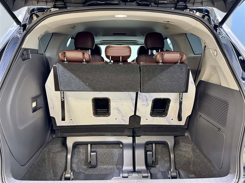 Toyota Sienna, 2023 11
