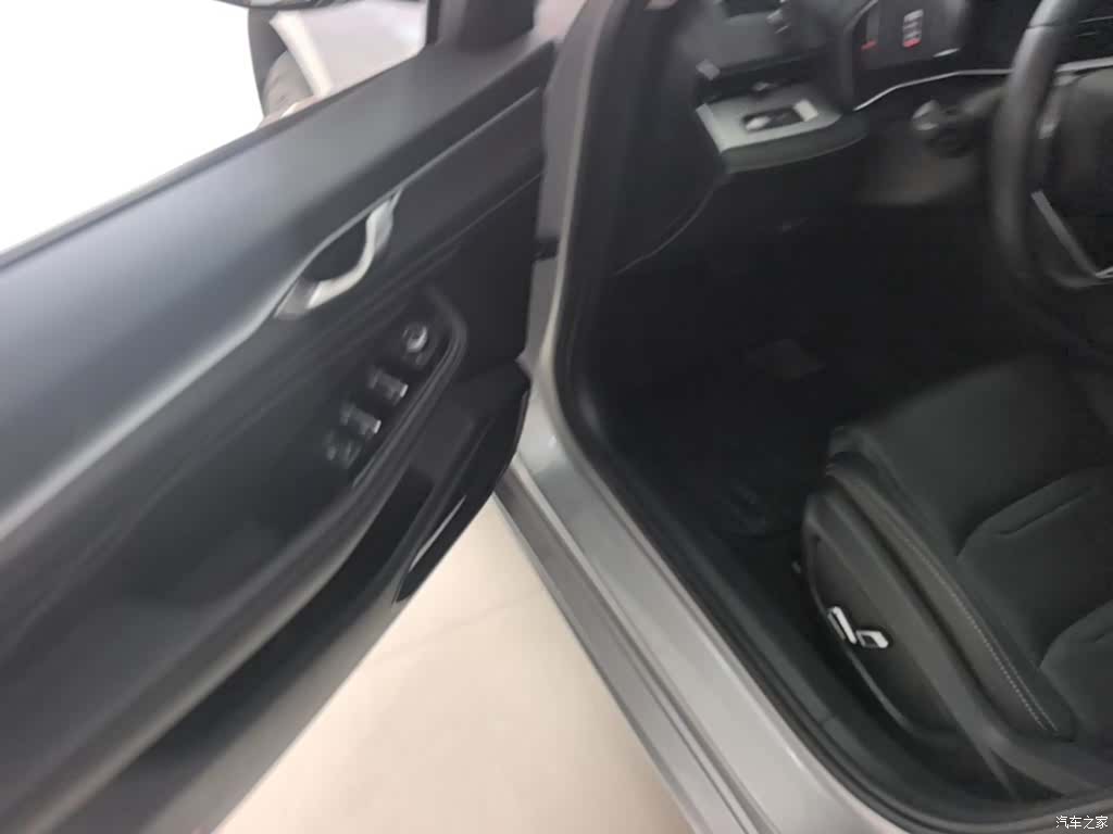 Geely Preface, 2022 16