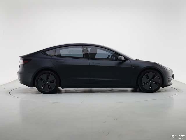 Tesla Model 3, 2023 4
