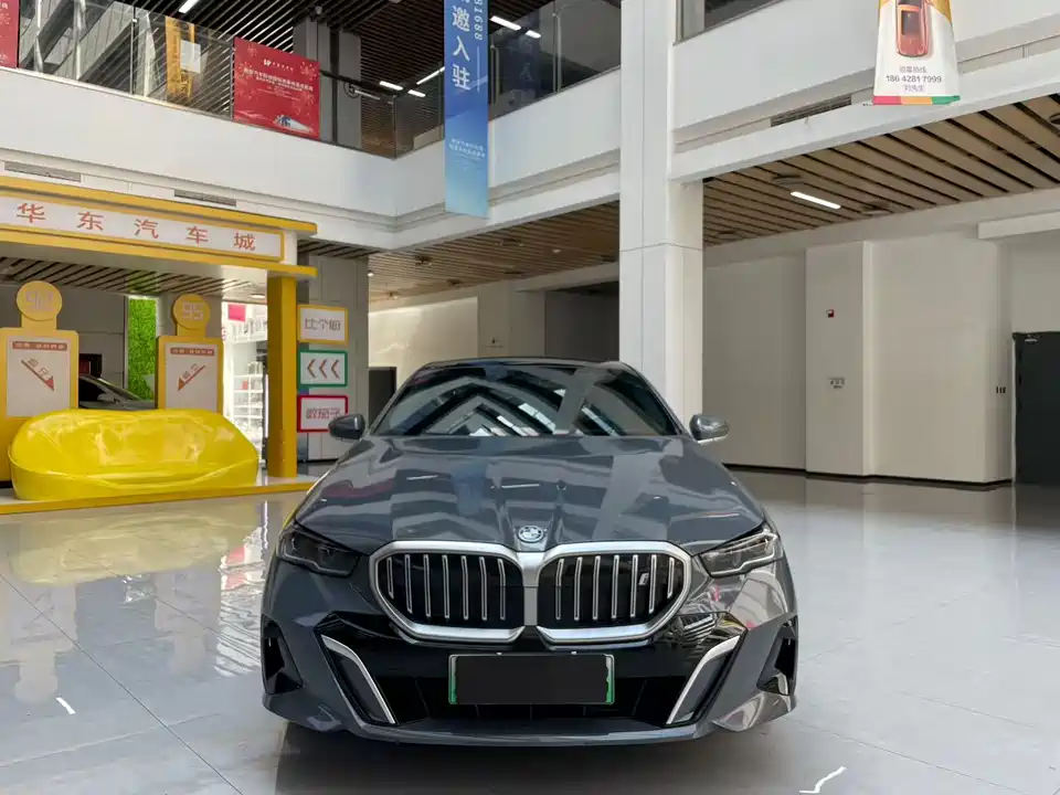 BMW i5