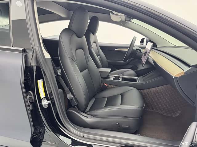 Tesla Model 3, 2023 13