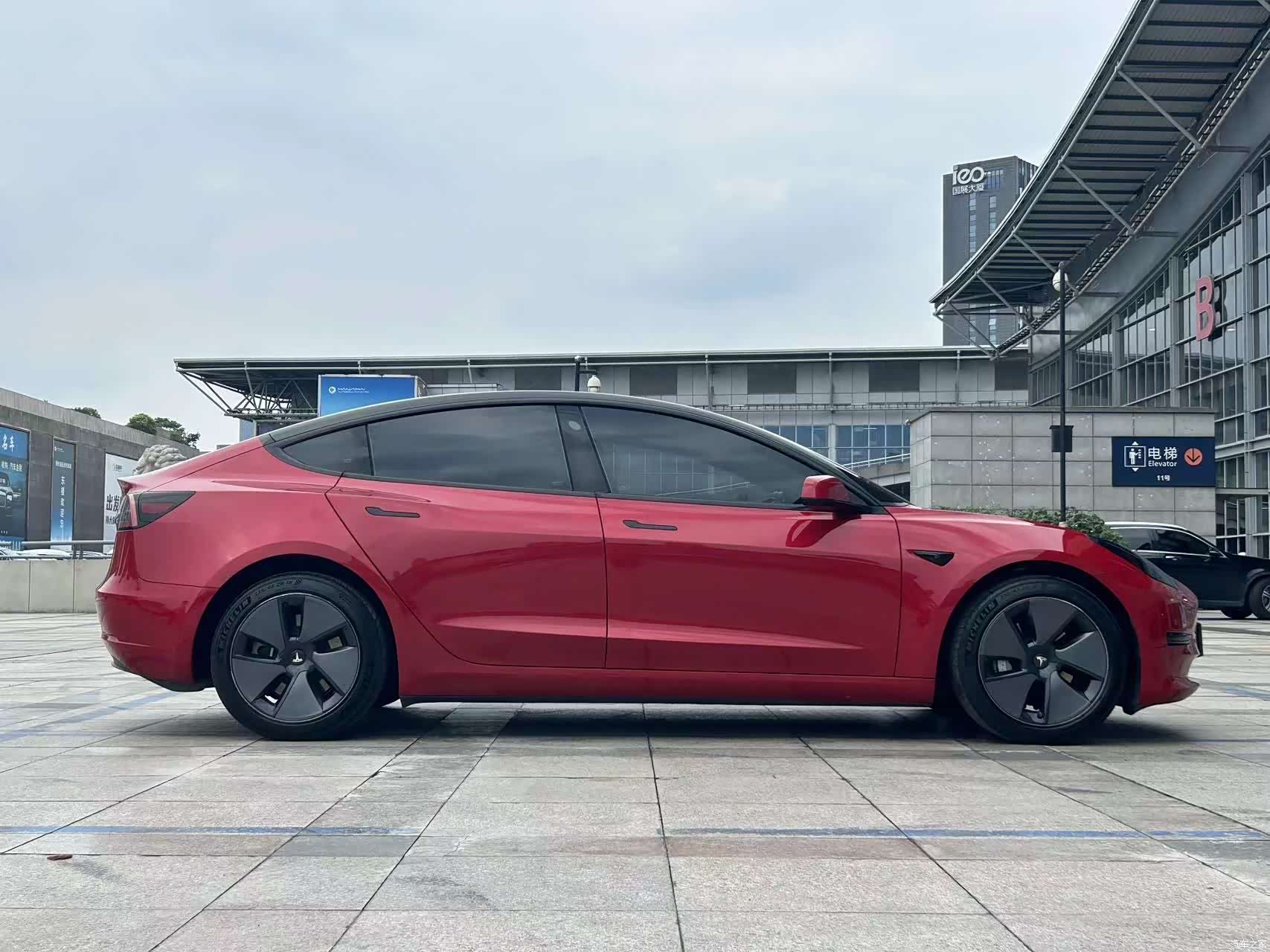 Tesla Model 3, 2022 16