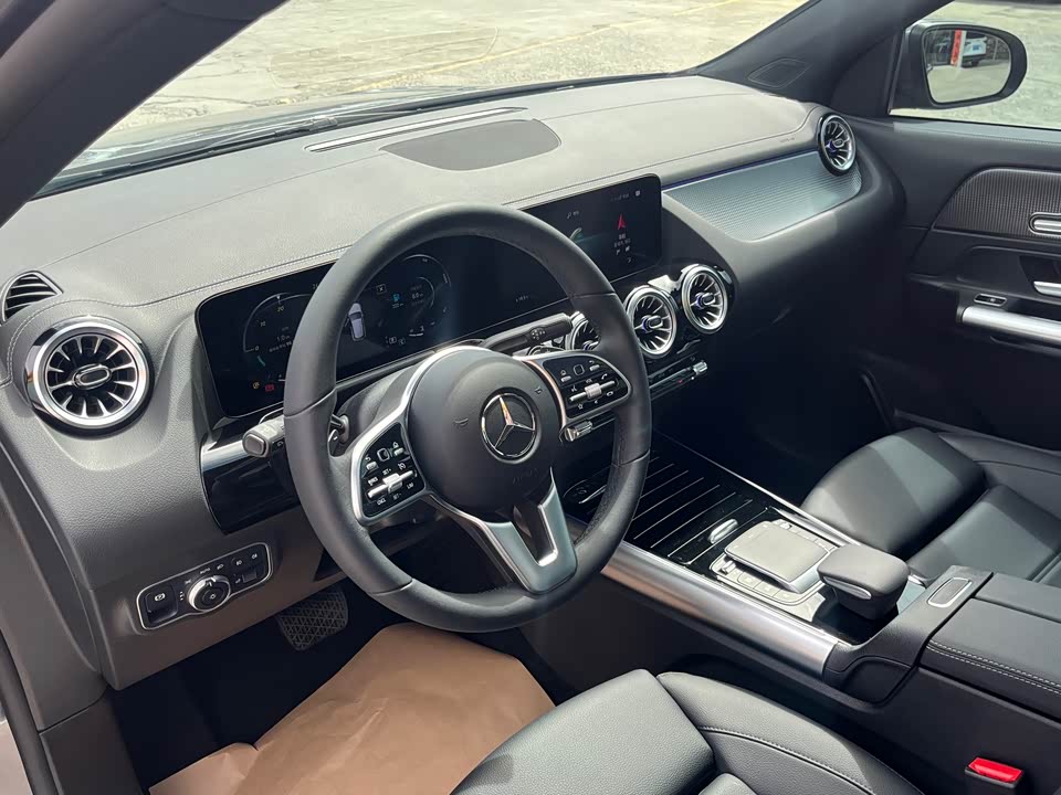 Mercedes-Benz GLA Mercedes-Benz GLA