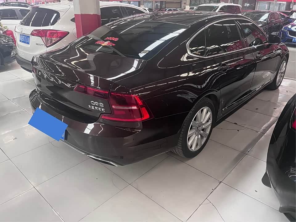 Volvo S90