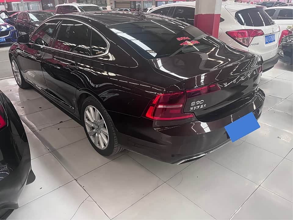 Volvo S90