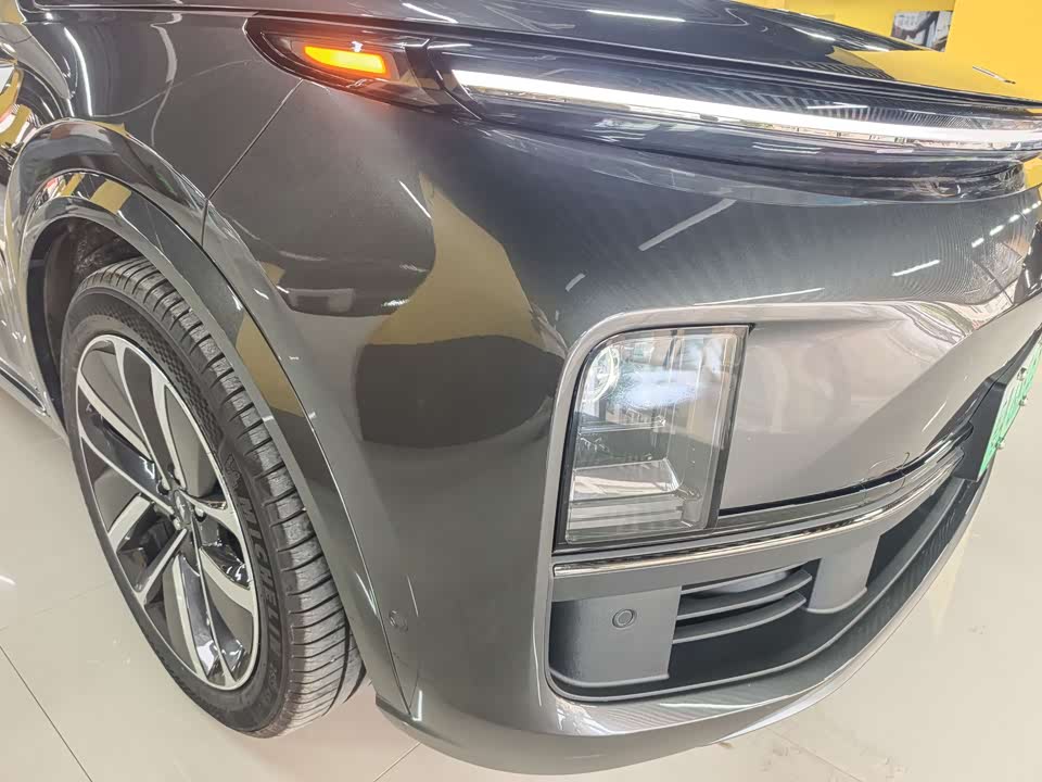 Li Auto Ideal L8