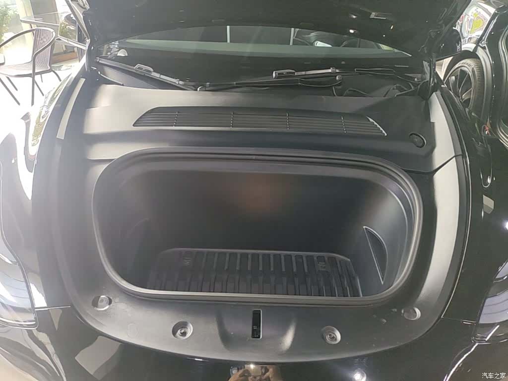 Tesla Model Y, 2023 20