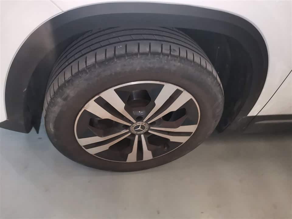 Mercedes-Benz GLA Mercedes-Benz GLA