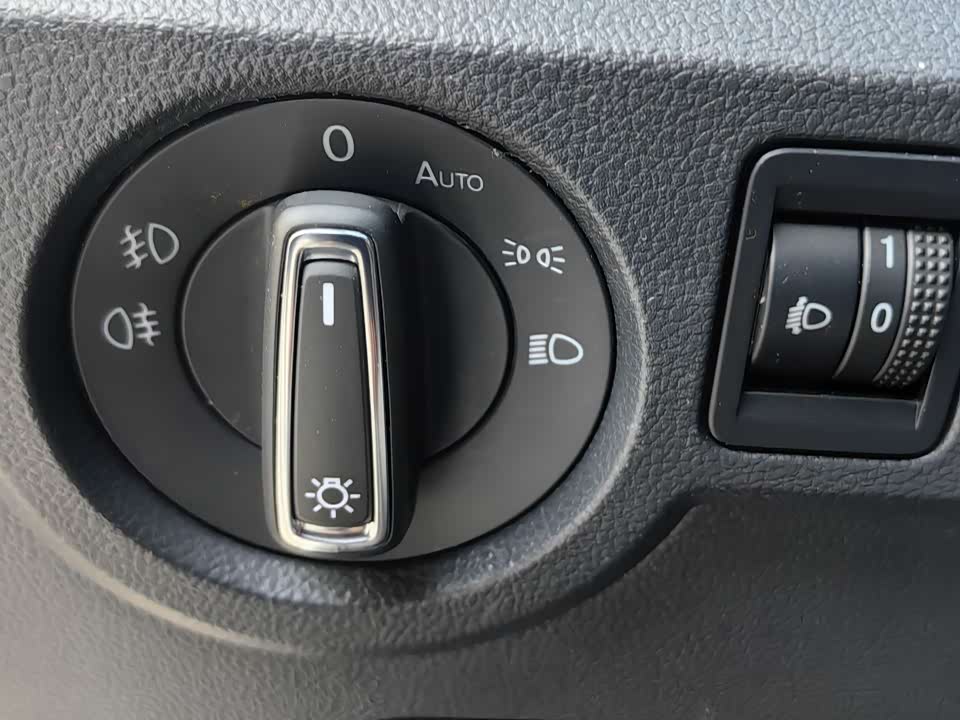 Volkswagen Exploring the shadow