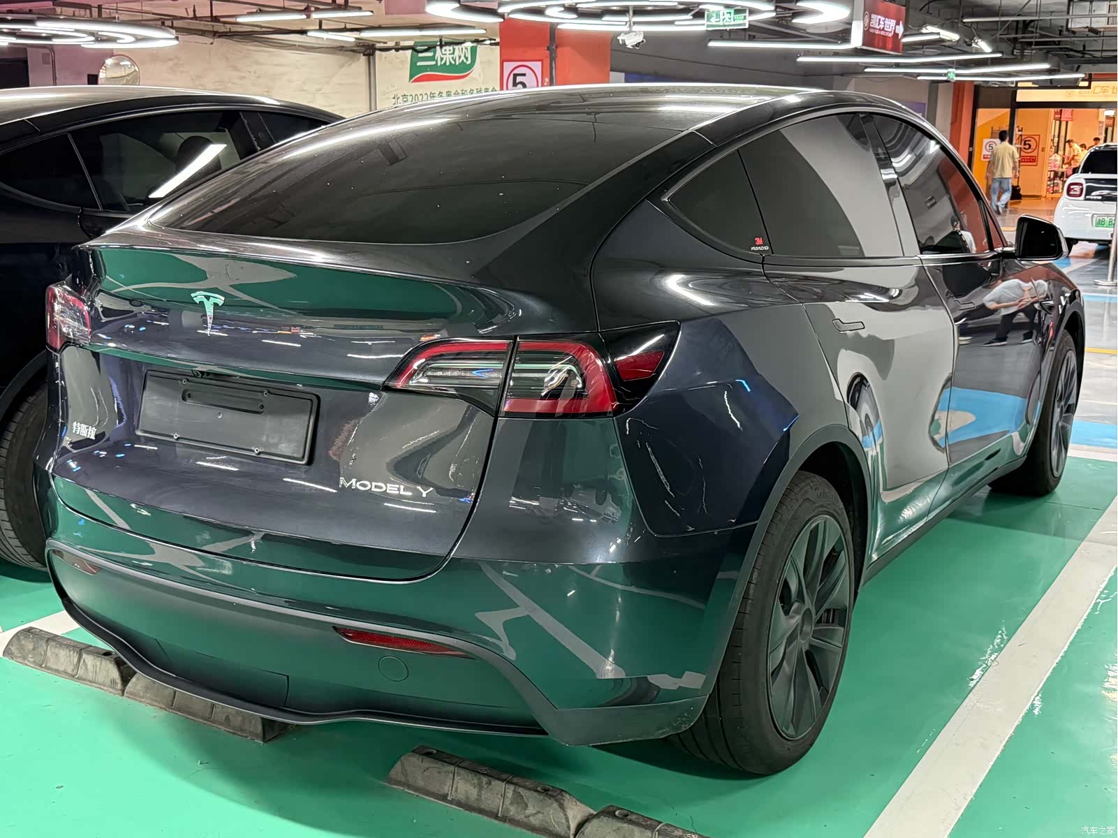 Tesla Model Y, 2024 16