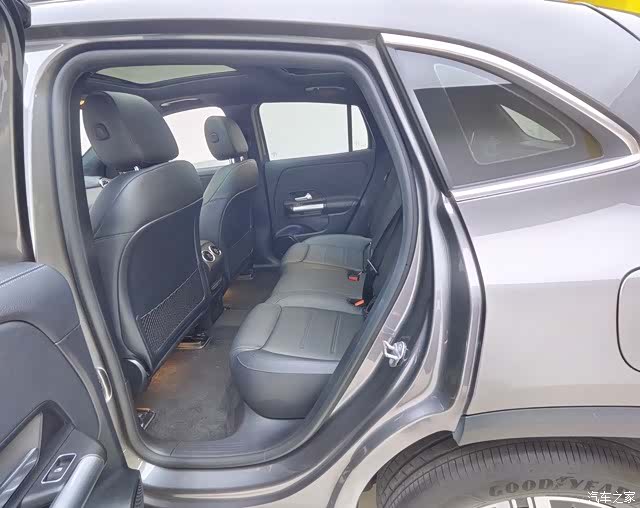 Mercedes-Benz EQA, 2022 8