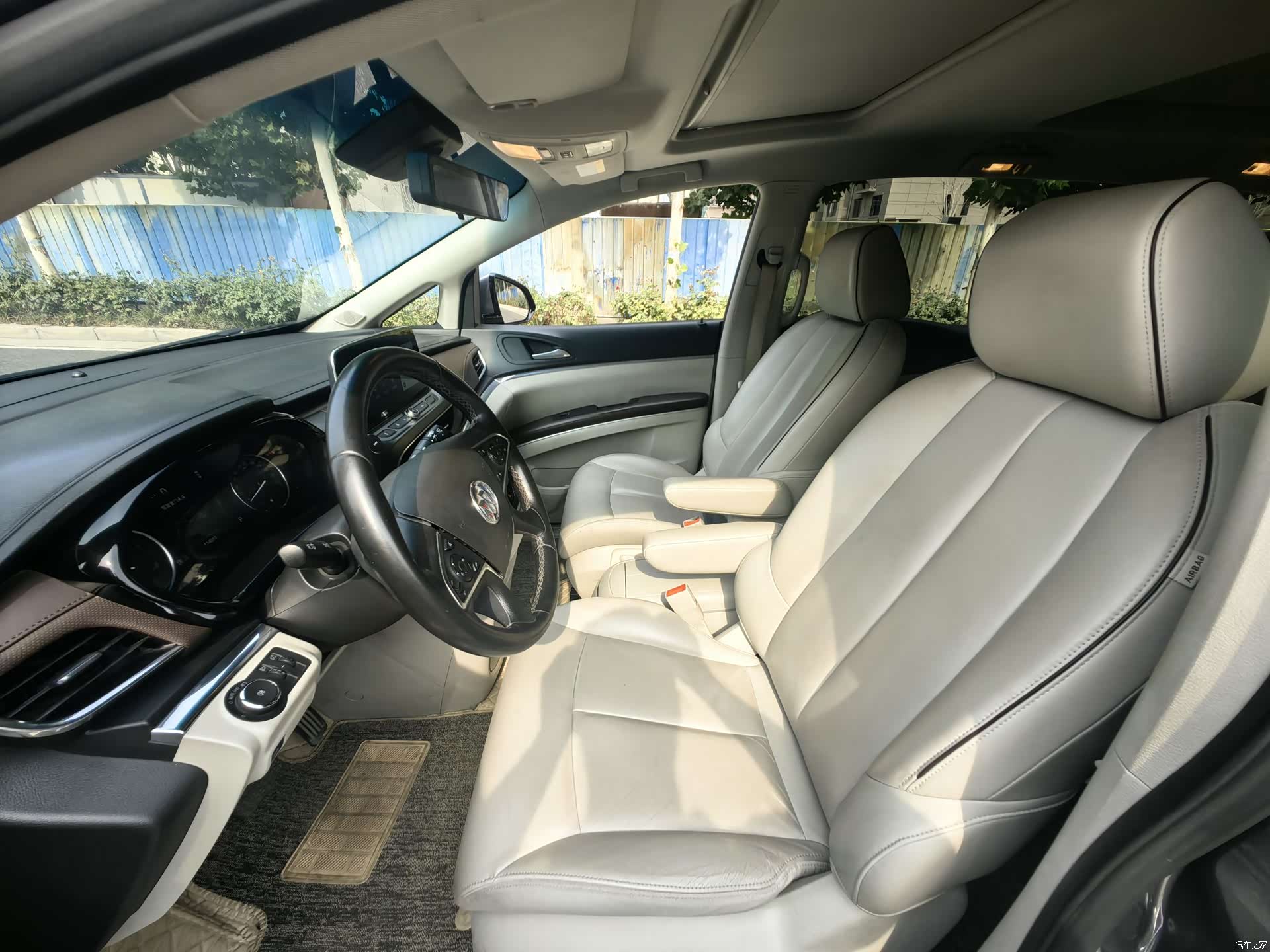Buick GL8, 2020 4