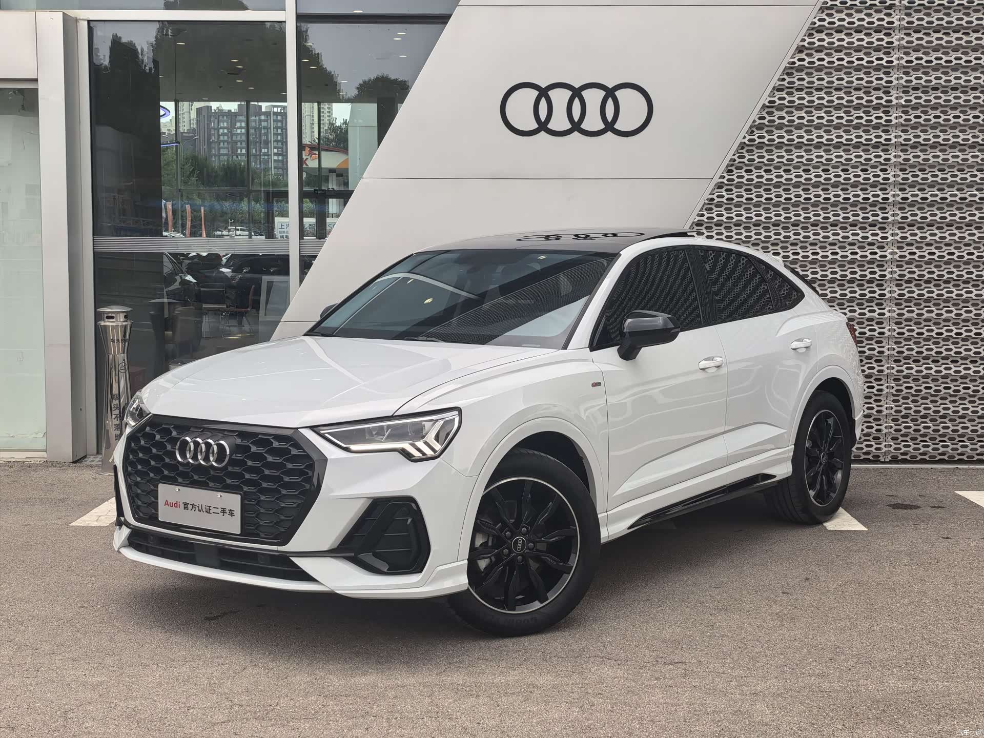 Audi Q3, 2022 1