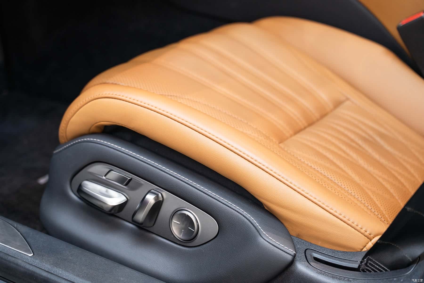 Lexus LS, 2021 21