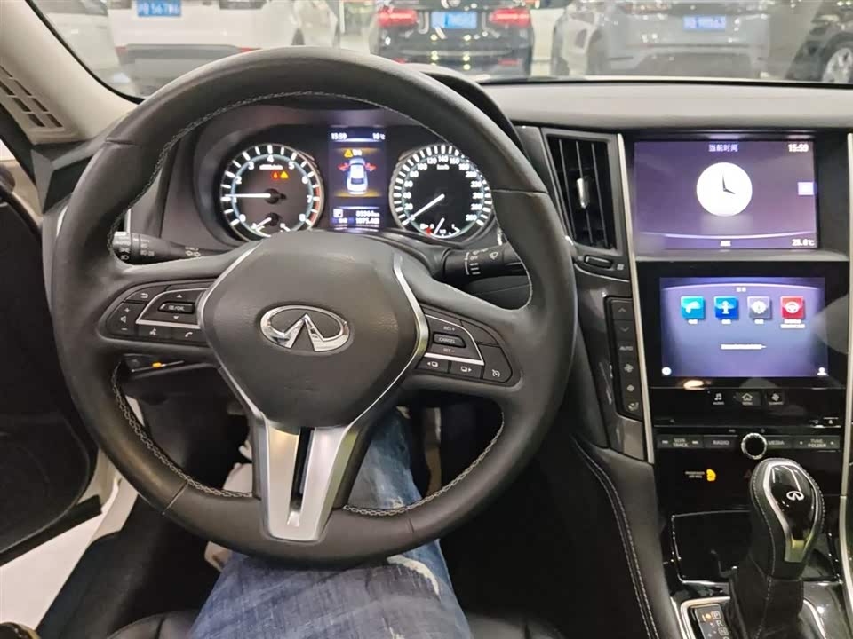 Infiniti Q50L