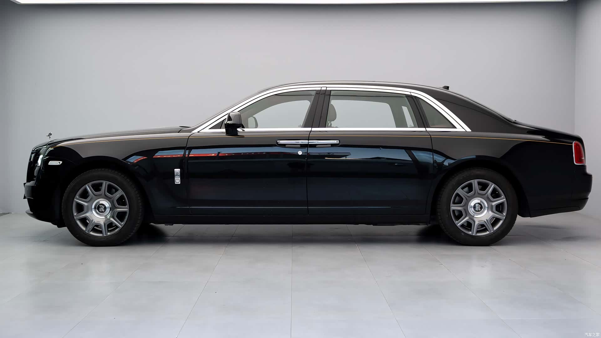 Rolls-Royce Ghost, 2015 3