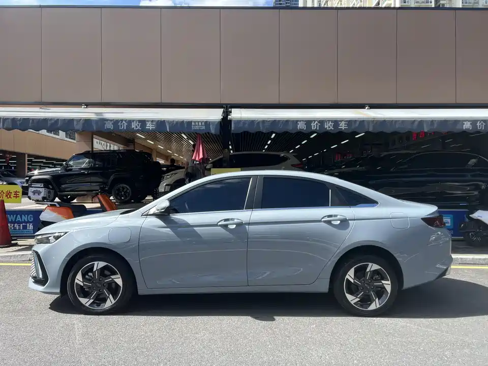 Geely Emgrand L HiP Geely Emgrand L HiP