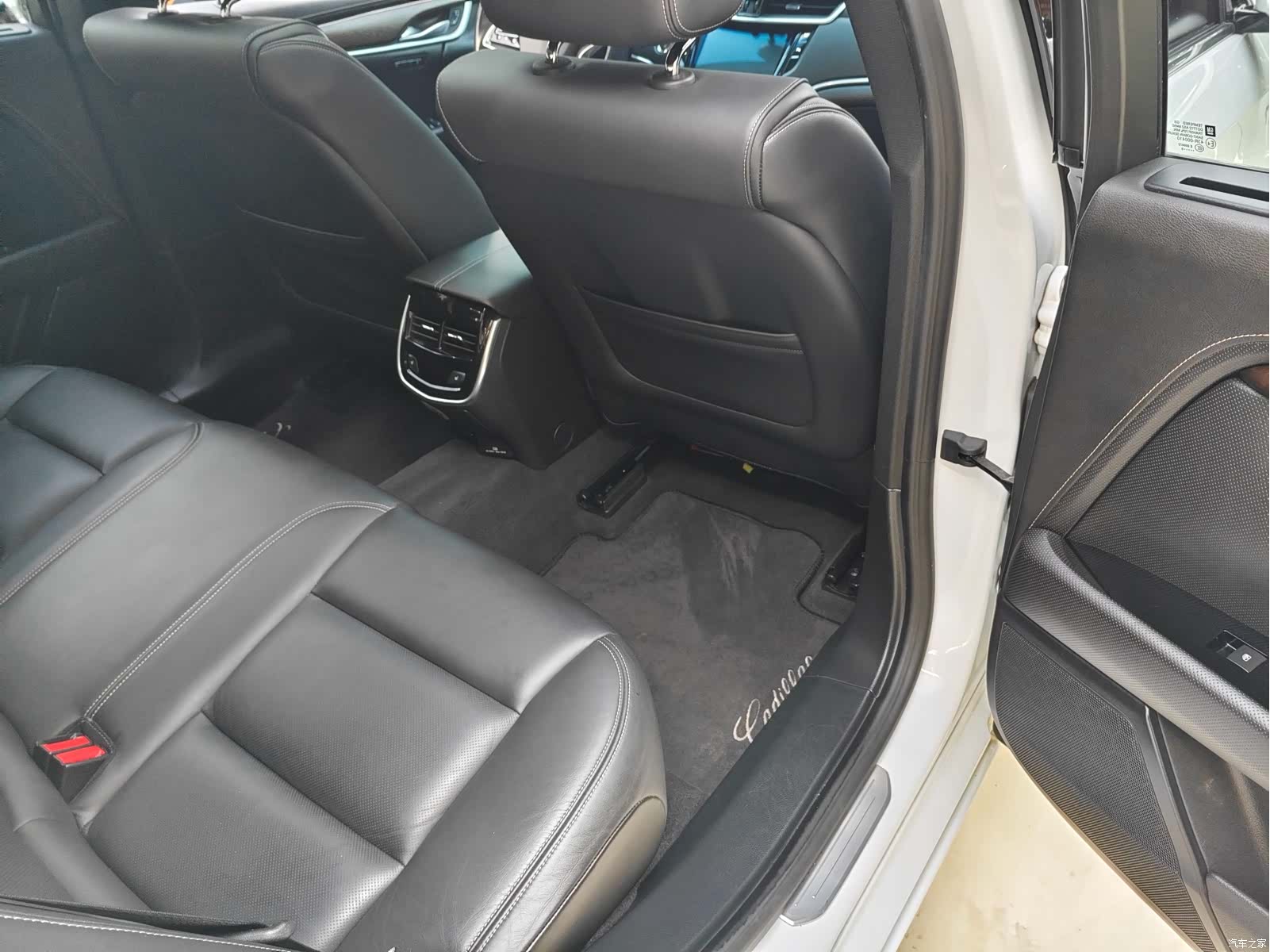 Cadillac XTS, 2018 11