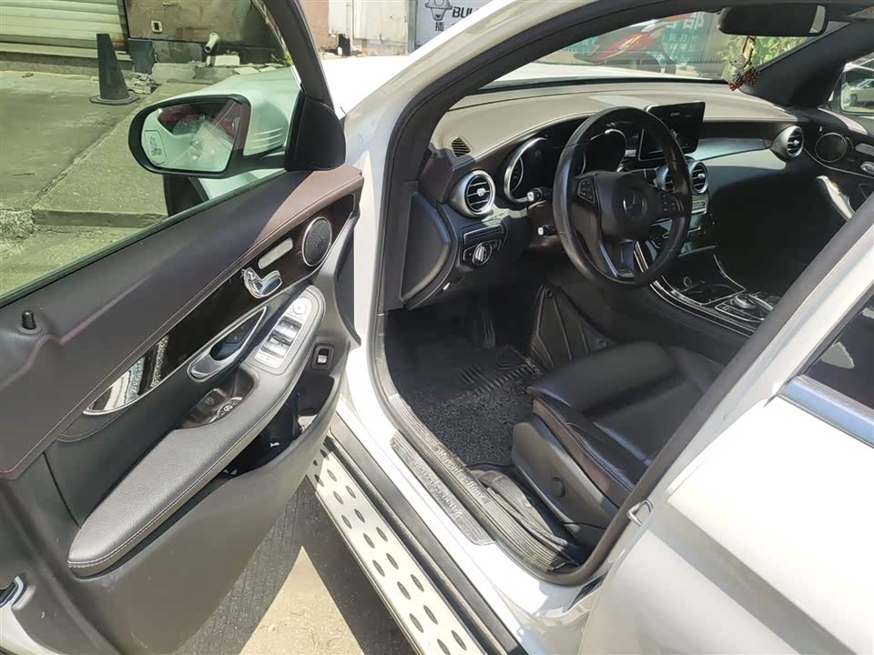 Mercedes-Benz GLC Mercedes-Benz GLC