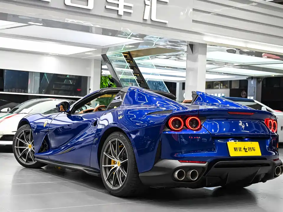 Ferrari 812