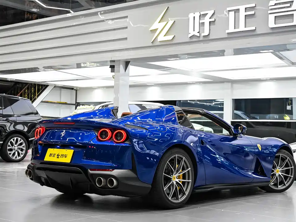 Ferrari 812