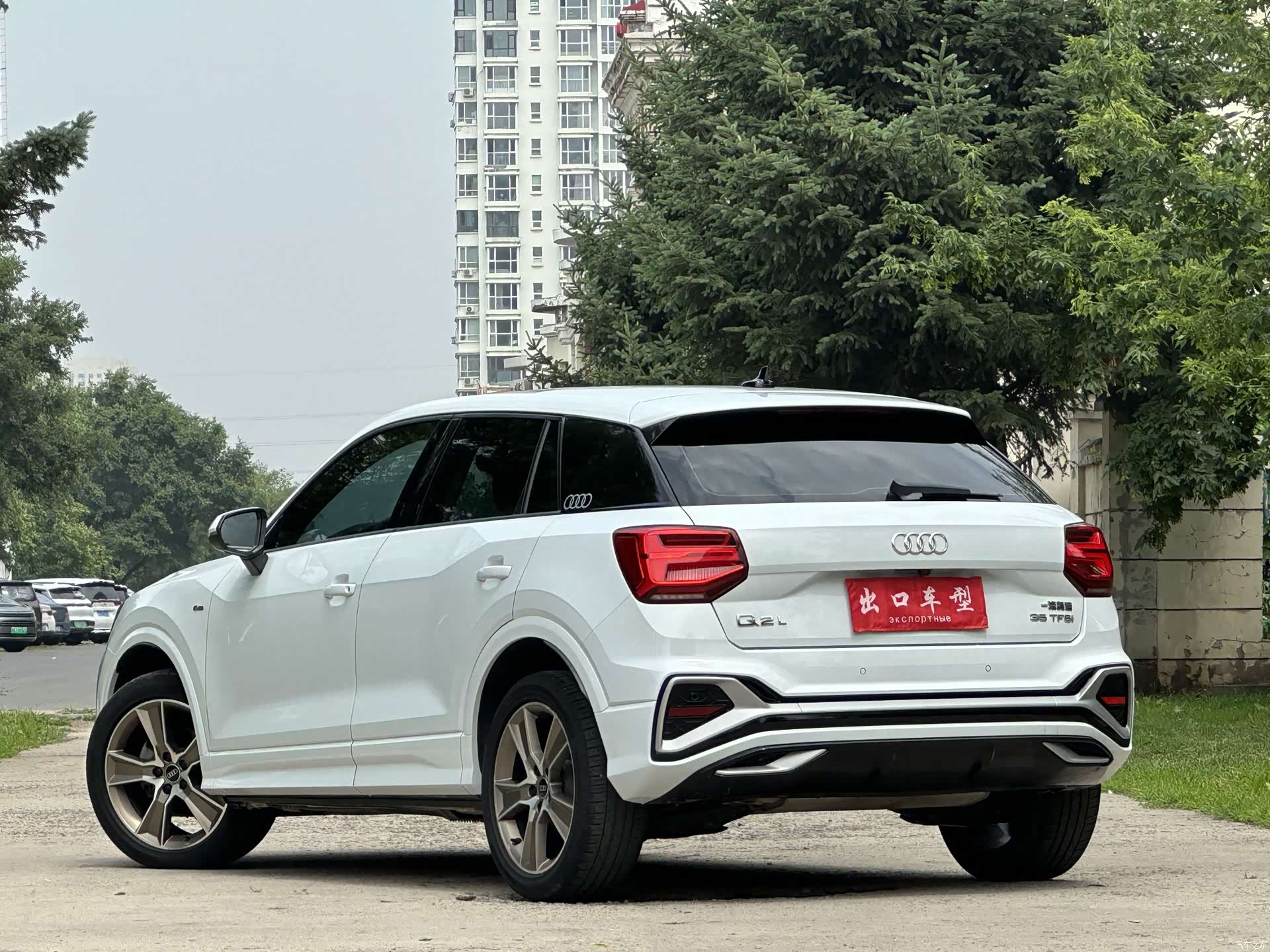 Audi Q2L, 2021 все фото