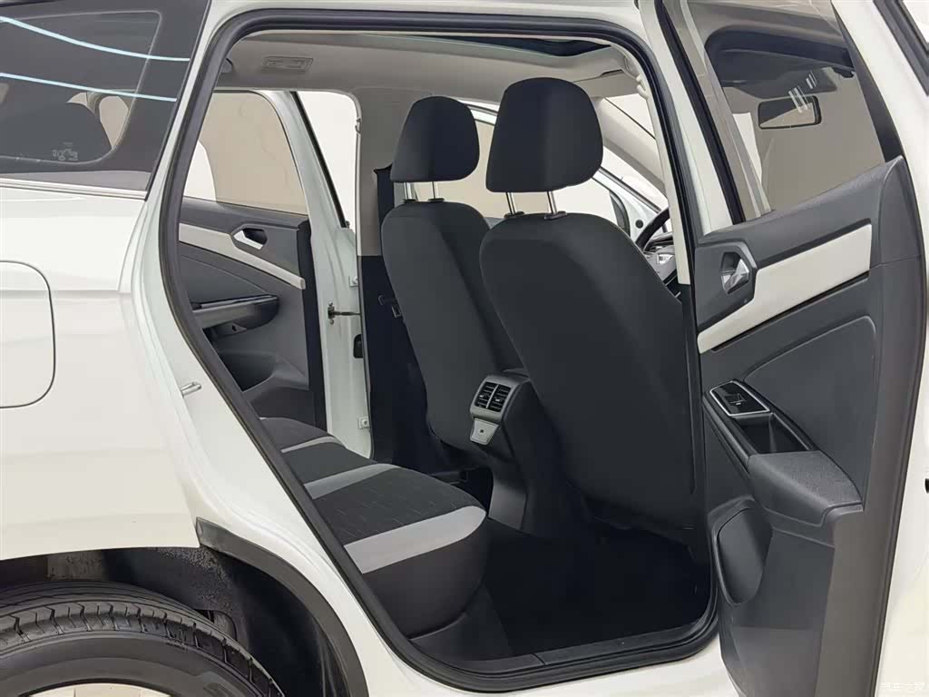 Volkswagen VS7, 2023 15