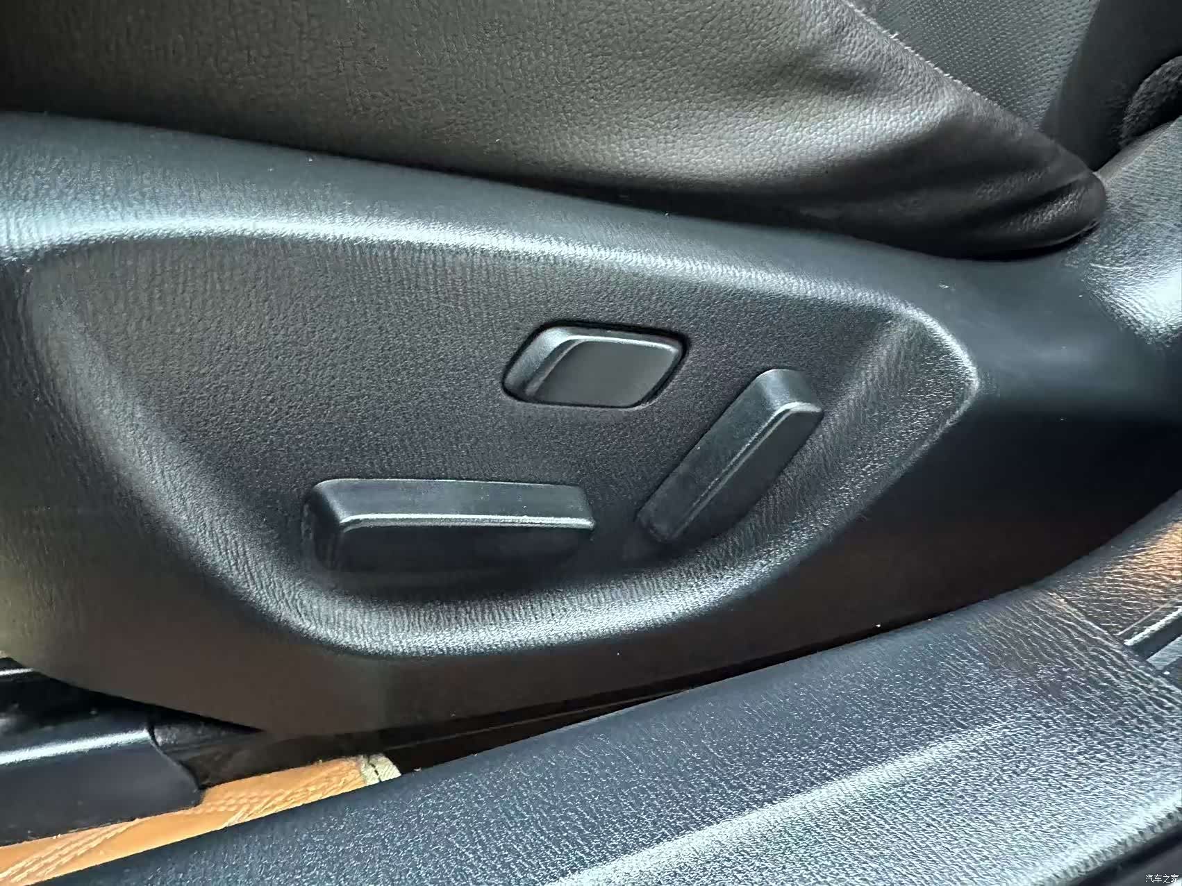Mazda CX-4, 2023 12