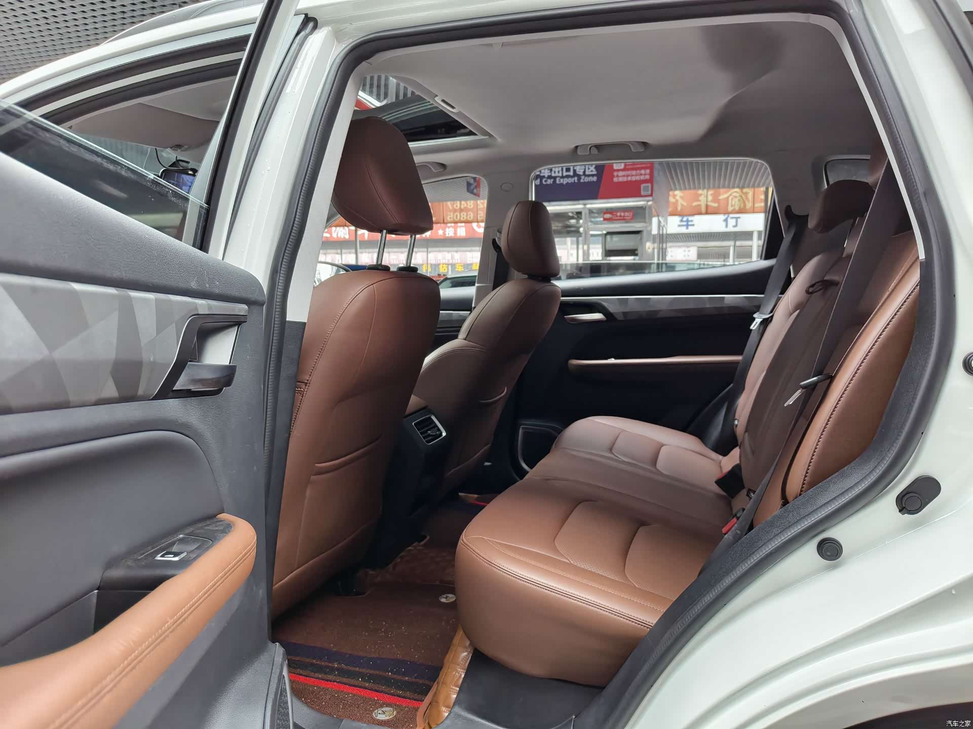 Geely X6, 2022 11