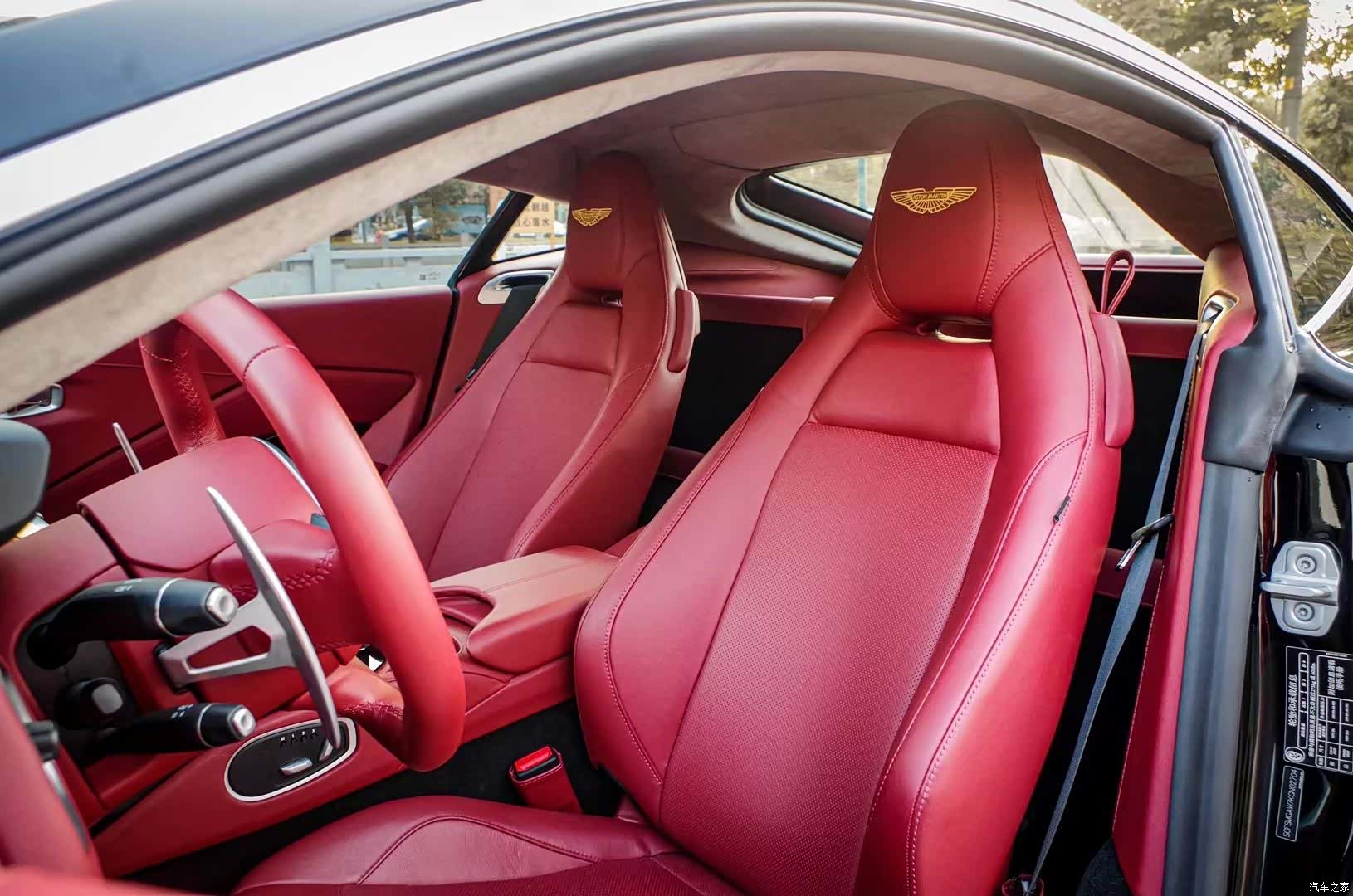 Aston Martin Vantage, 2019 6