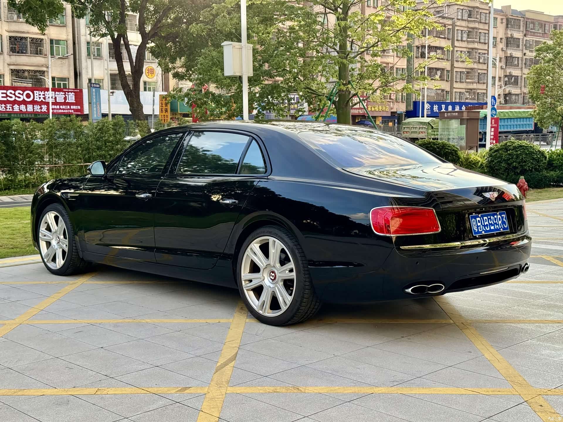 Bentley Flying Spur, 2014 9