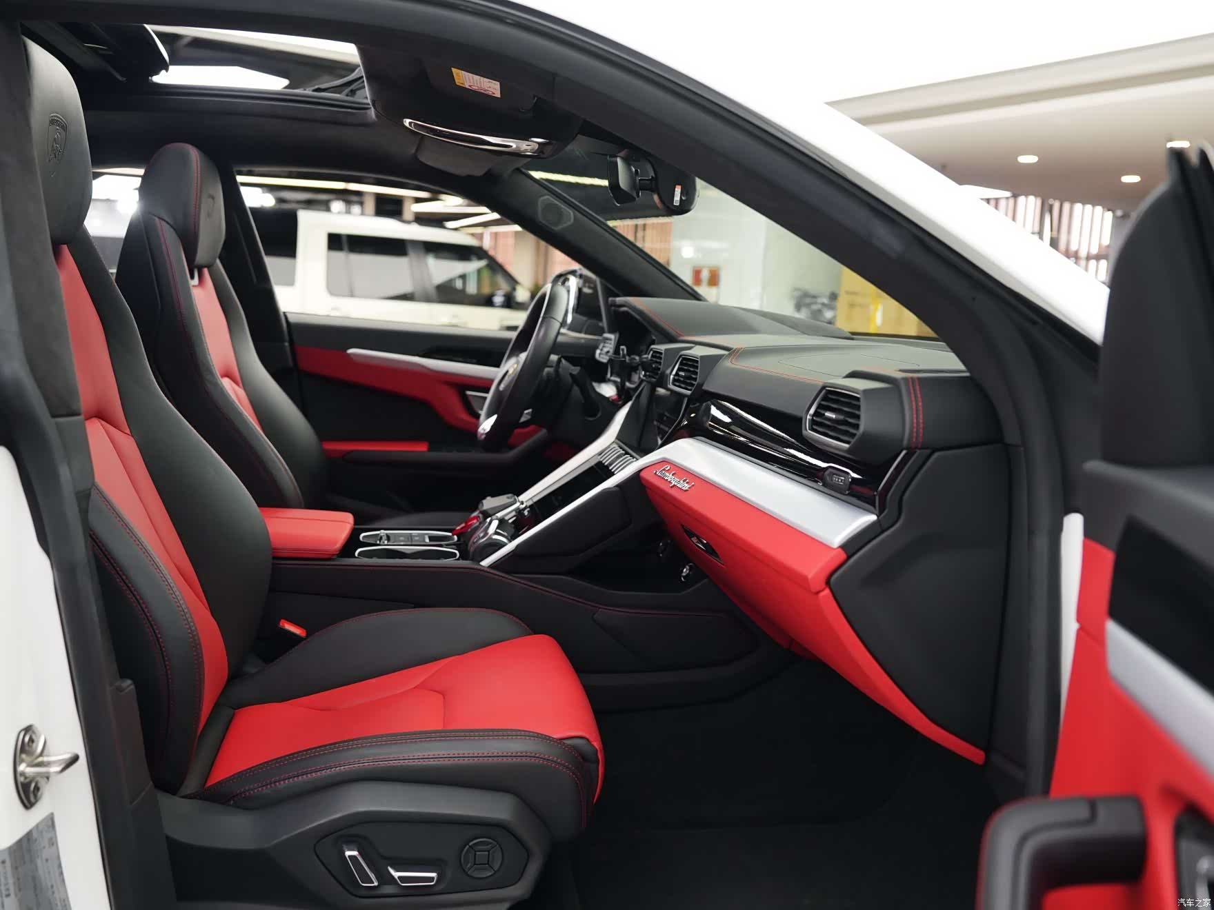 Lamborghini Urus, 2019 6