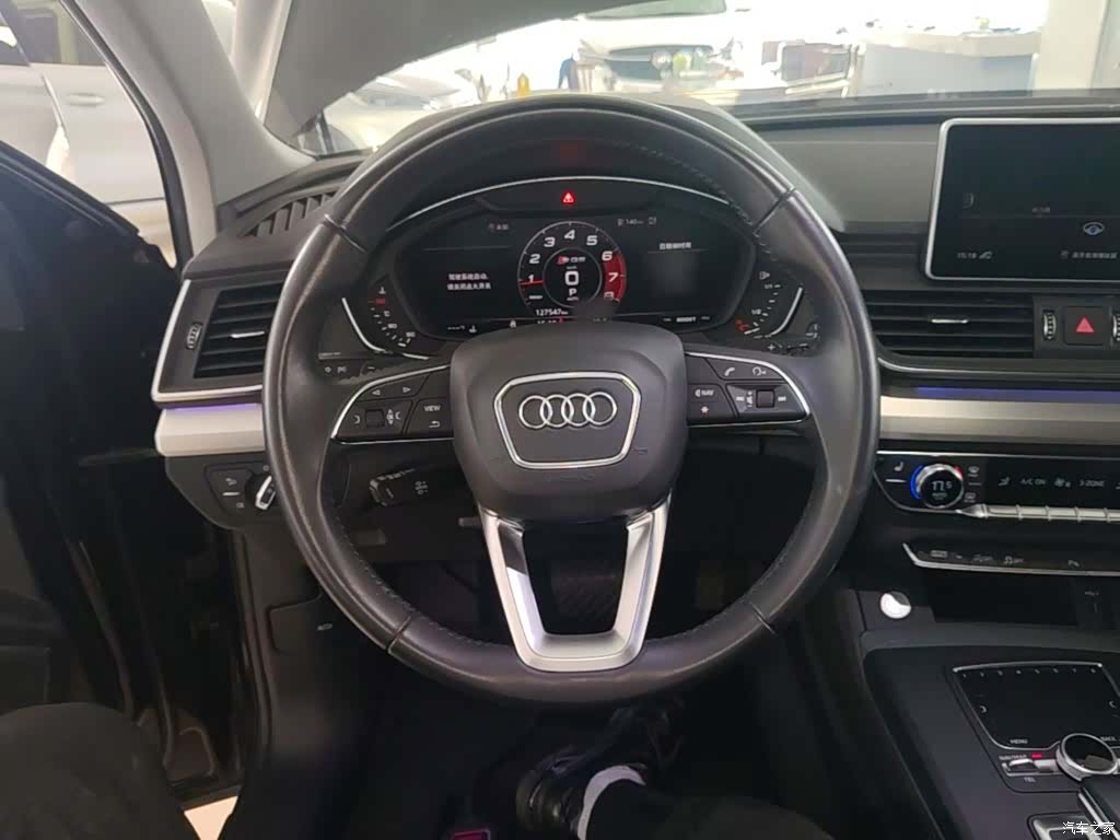 Audi Q5L, 2019 11