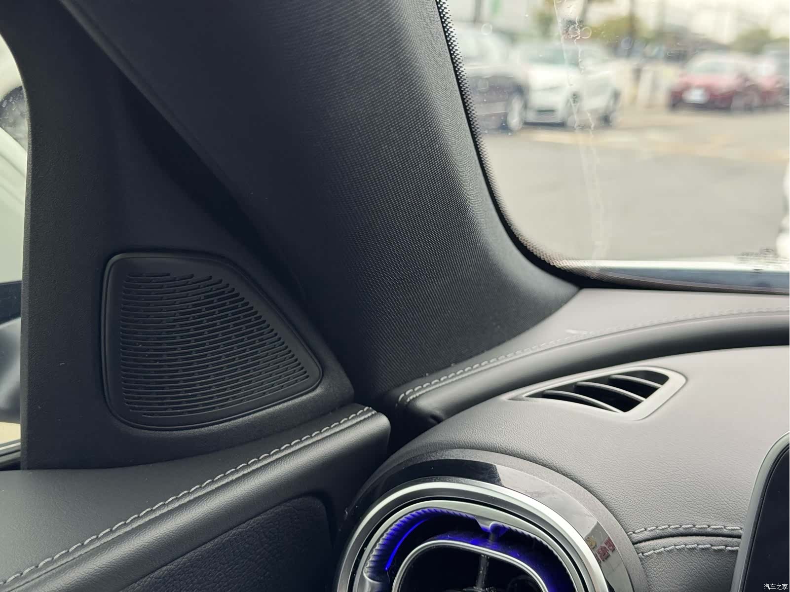 Mercedes-Benz C-Class, 2024 29