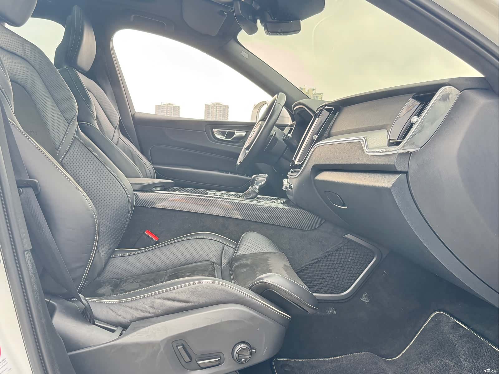 Volvo XC60, 2018 все фото