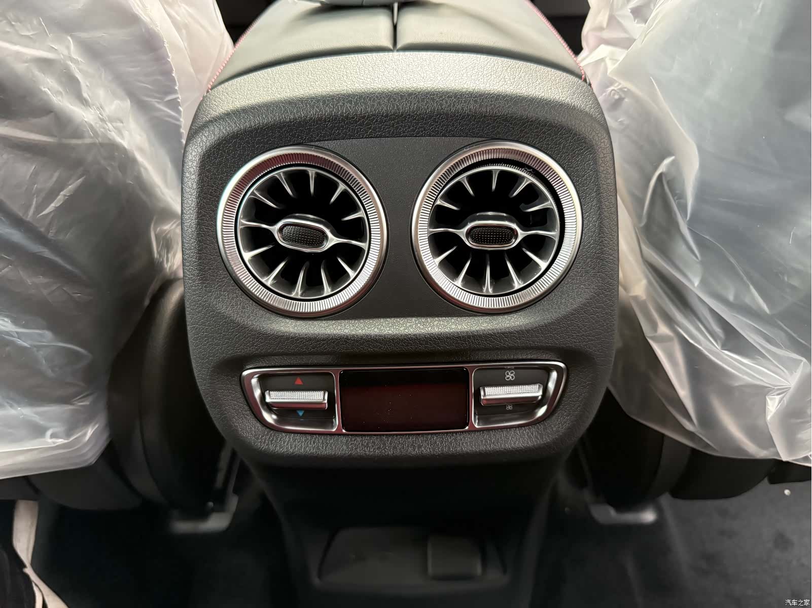 Mercedes-Benz G-Class, 2026 24