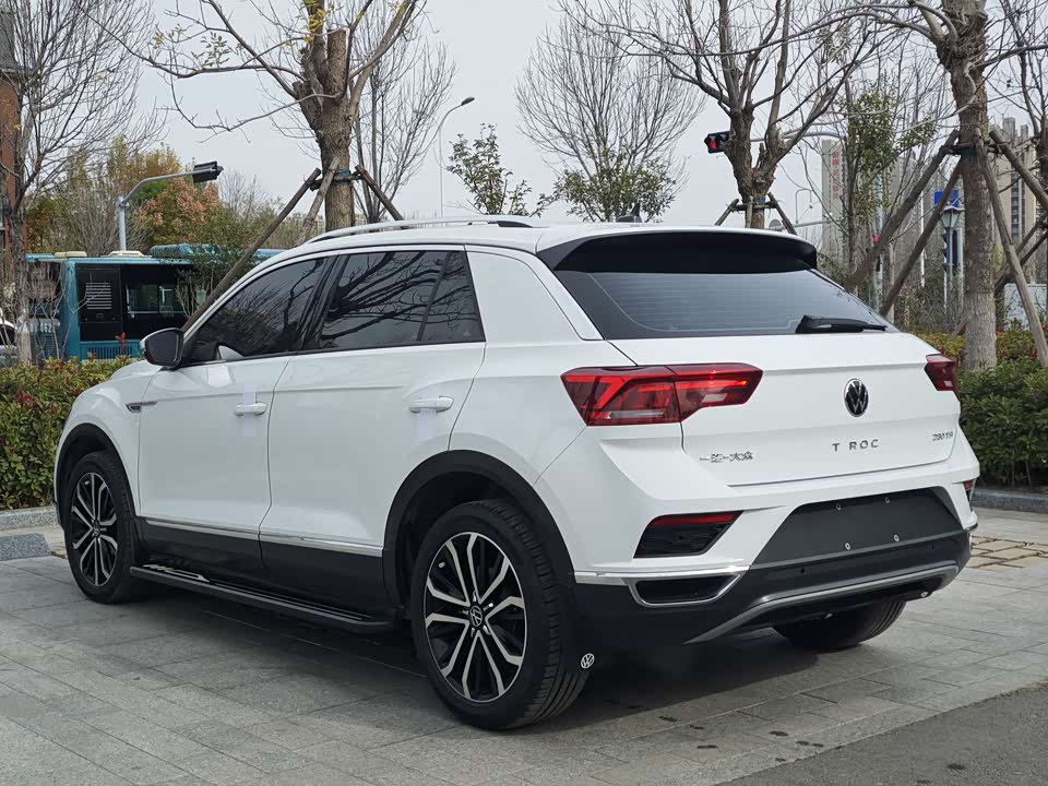 Volkswagen T-ROC exploring Songs