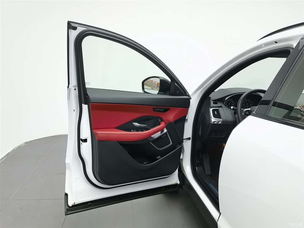 Land Rover E-PACE, 2024 8