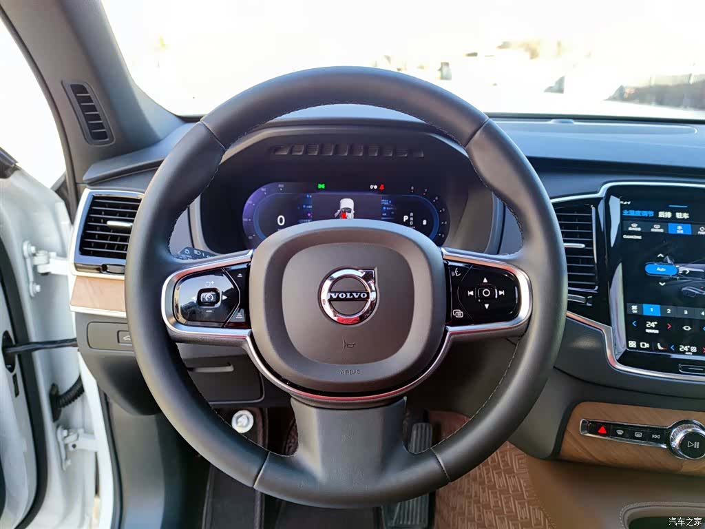 Volvo XC90, 2024 12