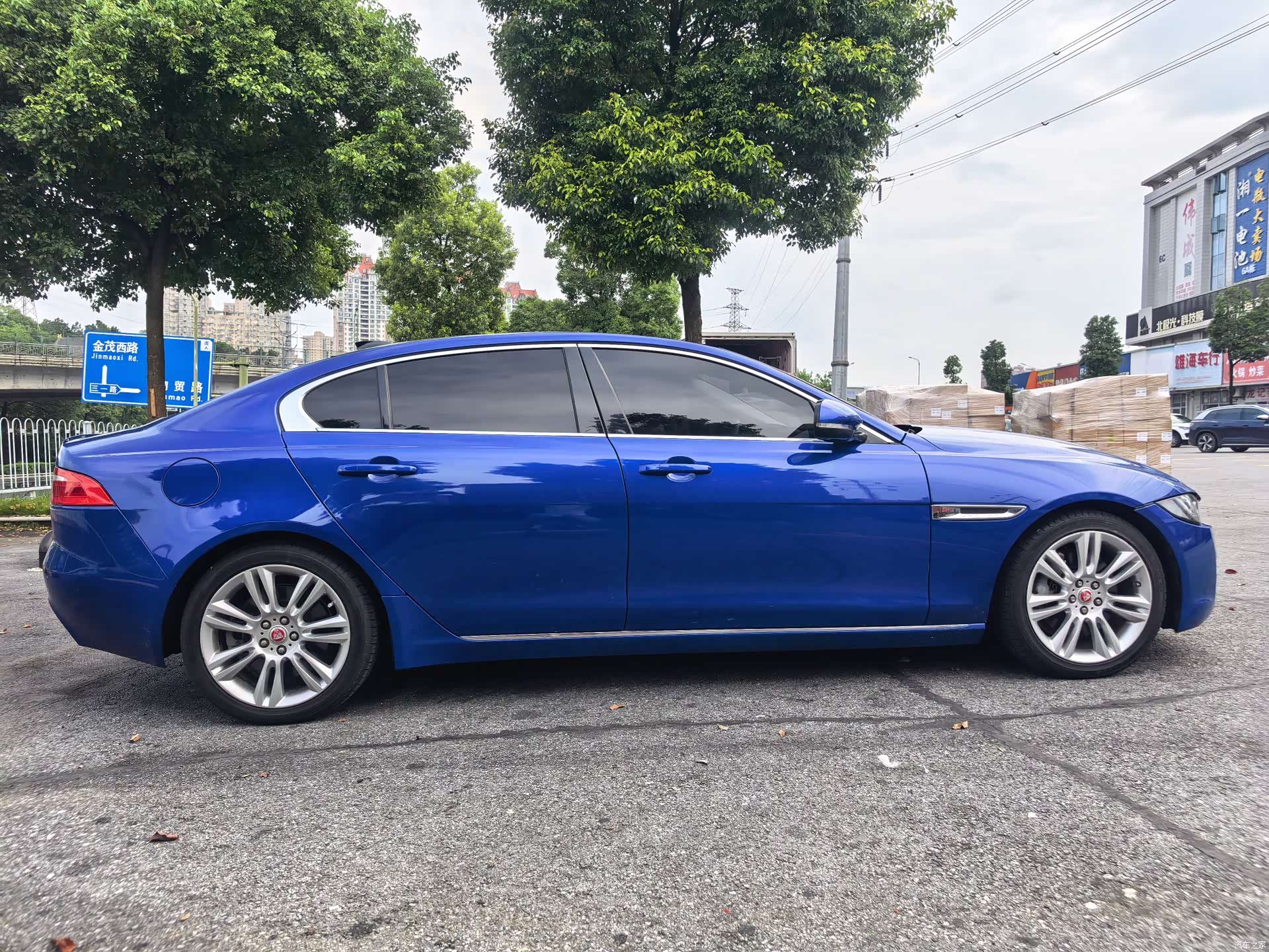 Land Rover XEL, 2020 10