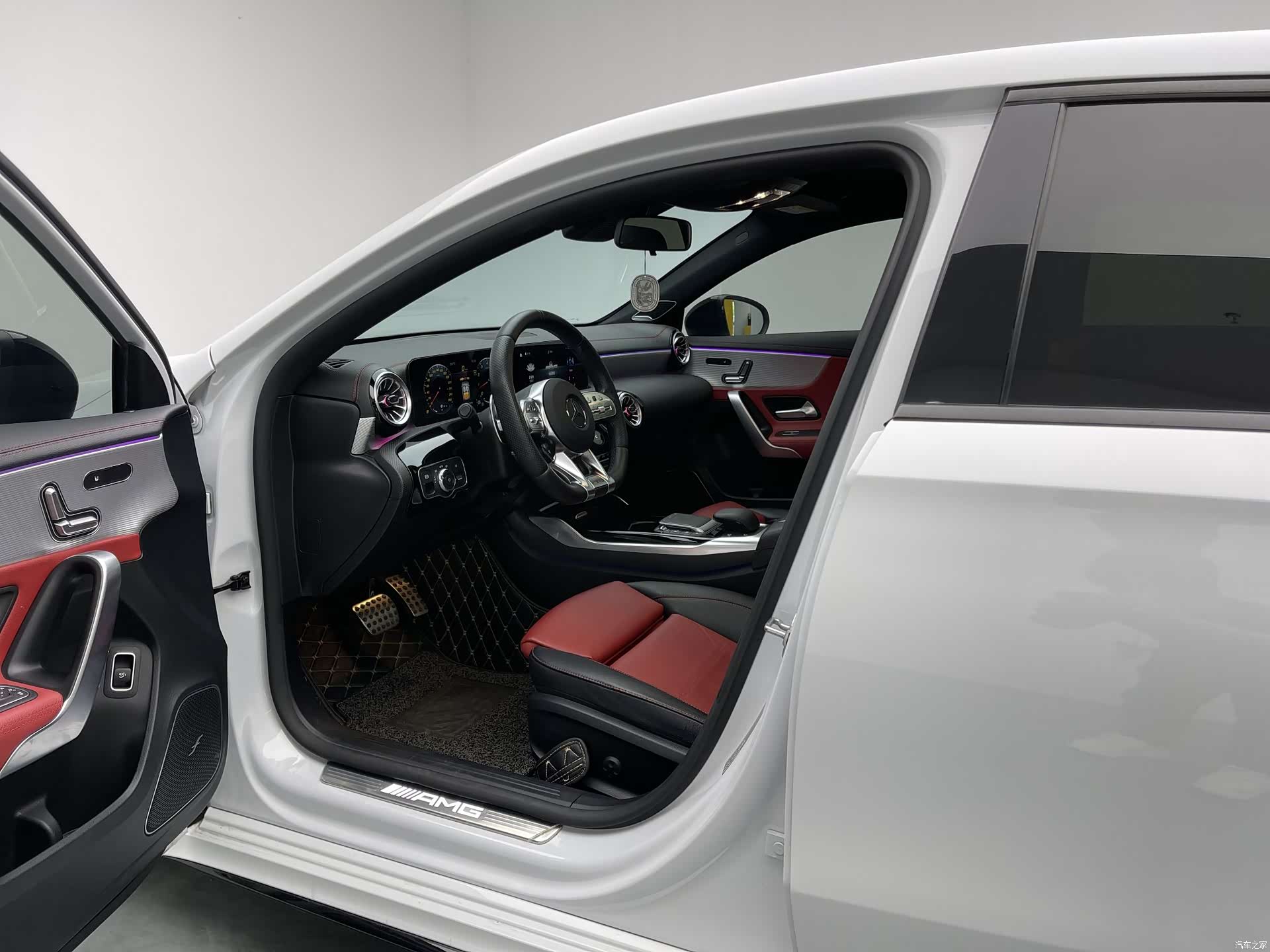 Mercedes-Benz A-Class, 2021 15