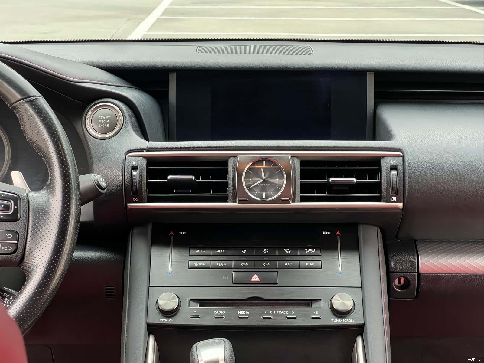 Lexus IS, 2018 14
