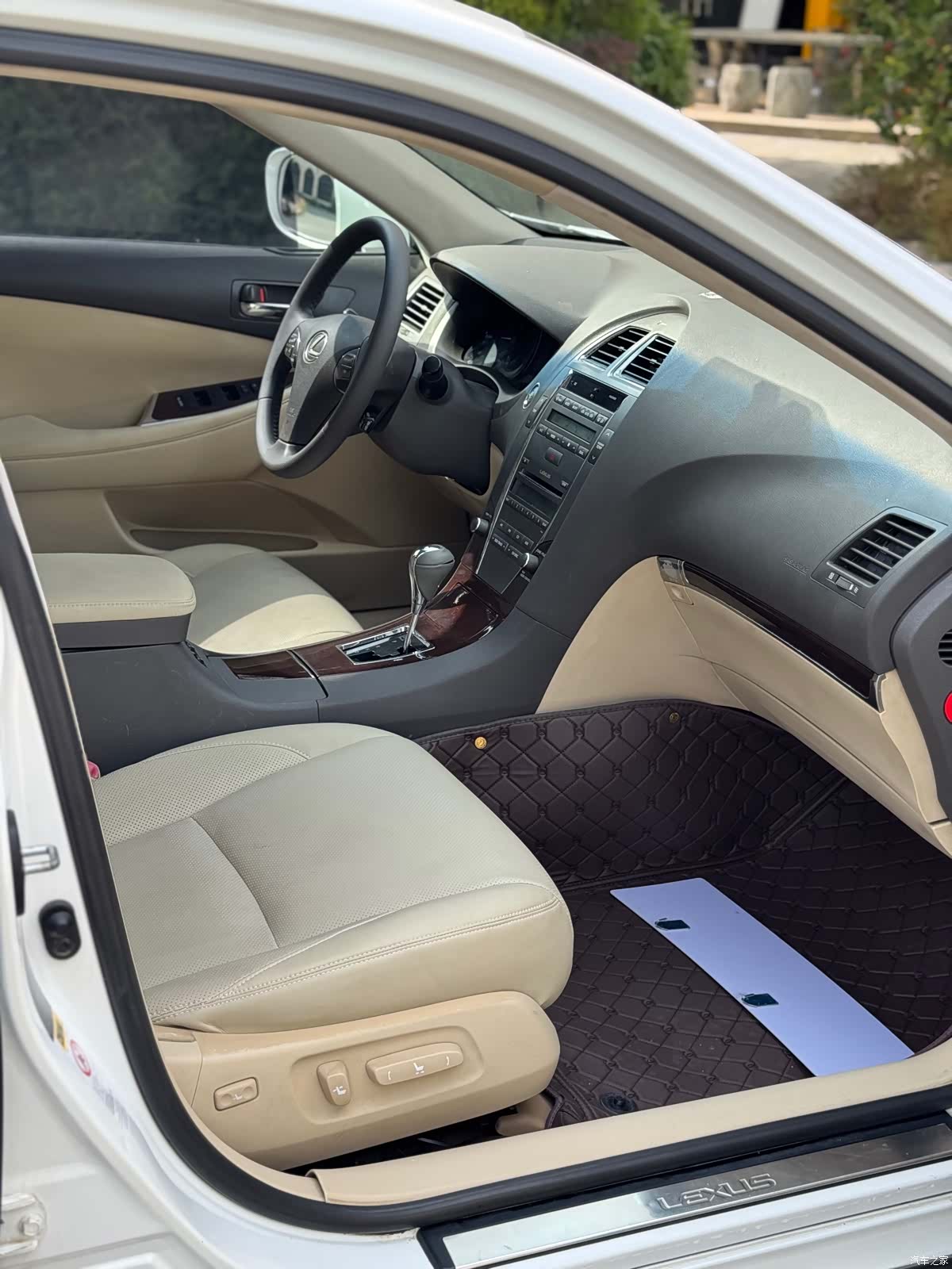Lexus ES, 2010 7