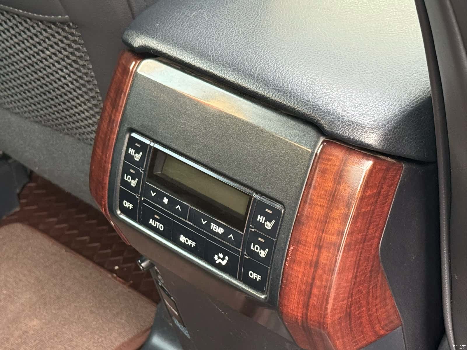 Toyota Prado, 2017 13