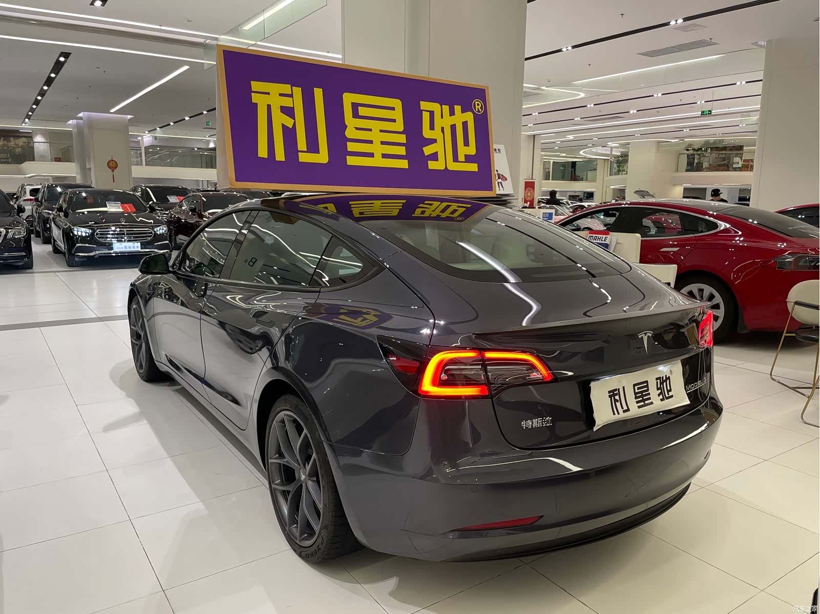 Tesla Model 3, 2021 4