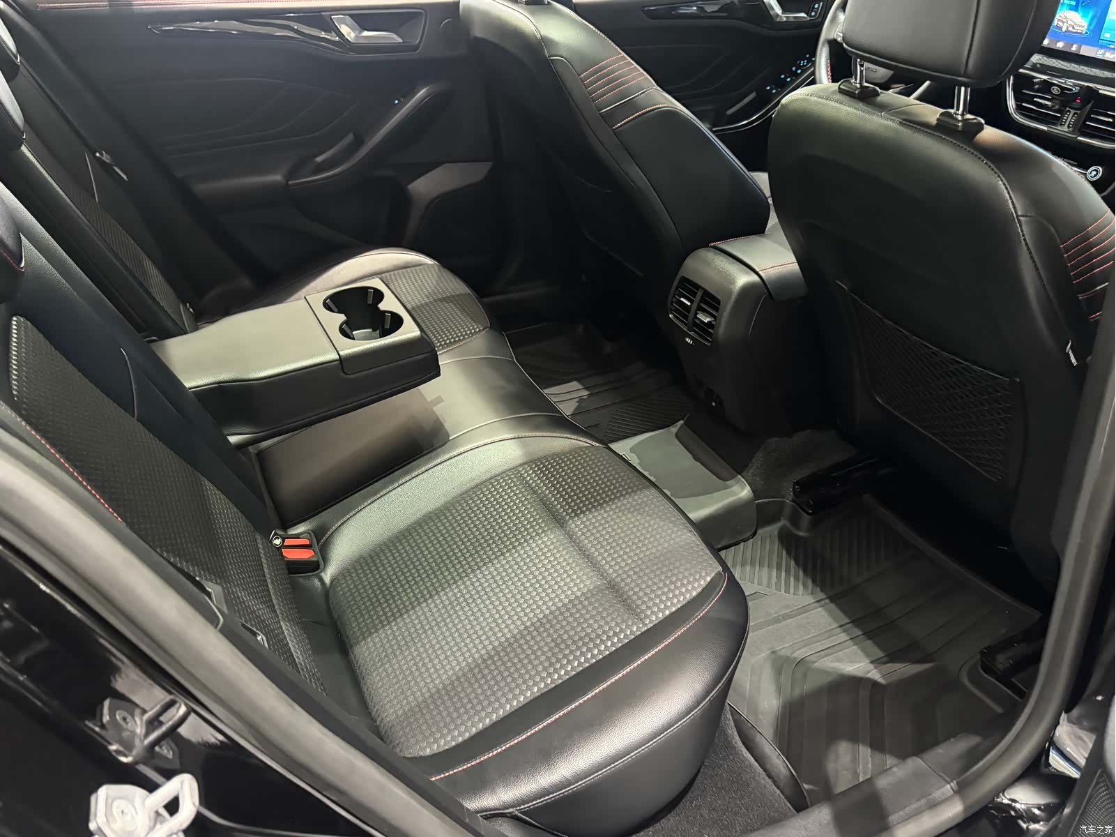Ford Focus, 2021 19