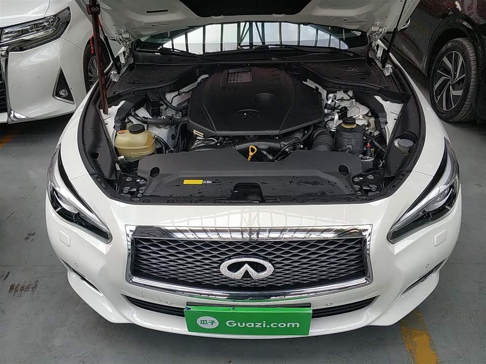 Infiniti Q50L