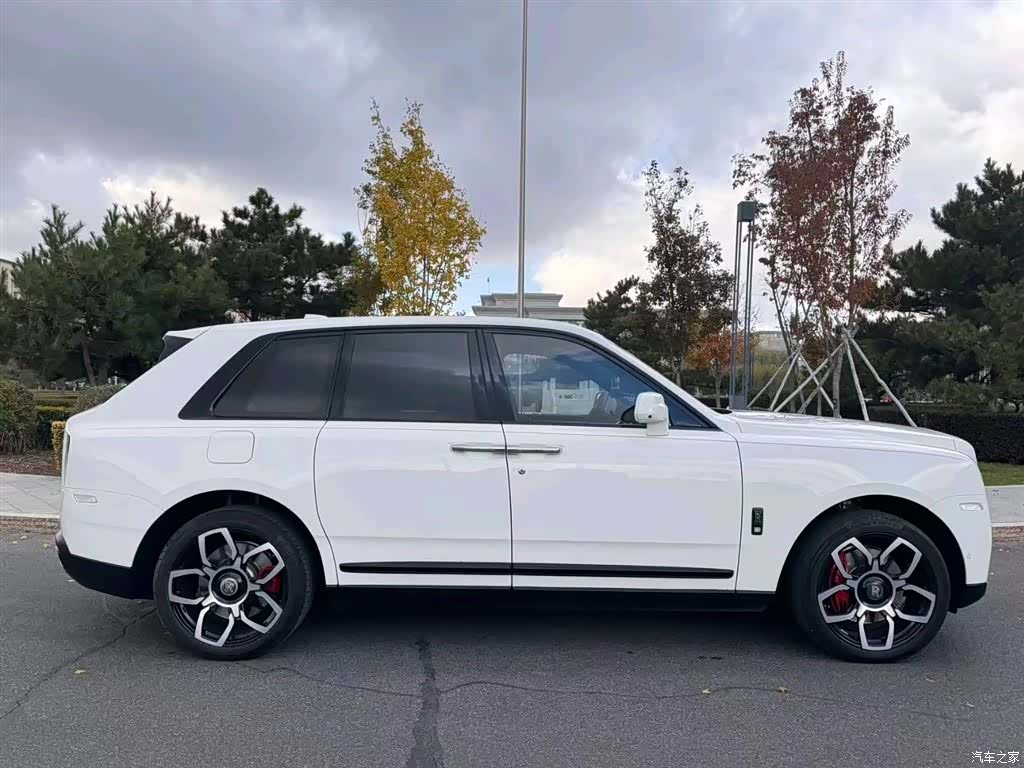 Rolls-Royce Cullinan, 2021 4