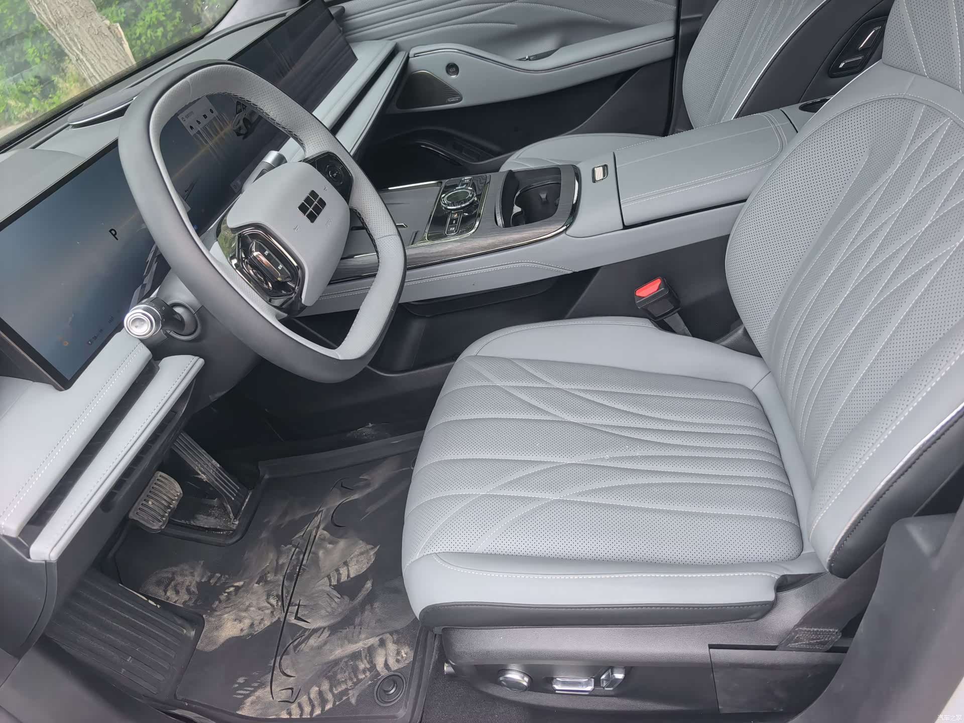 Geely E8, 2025 4
