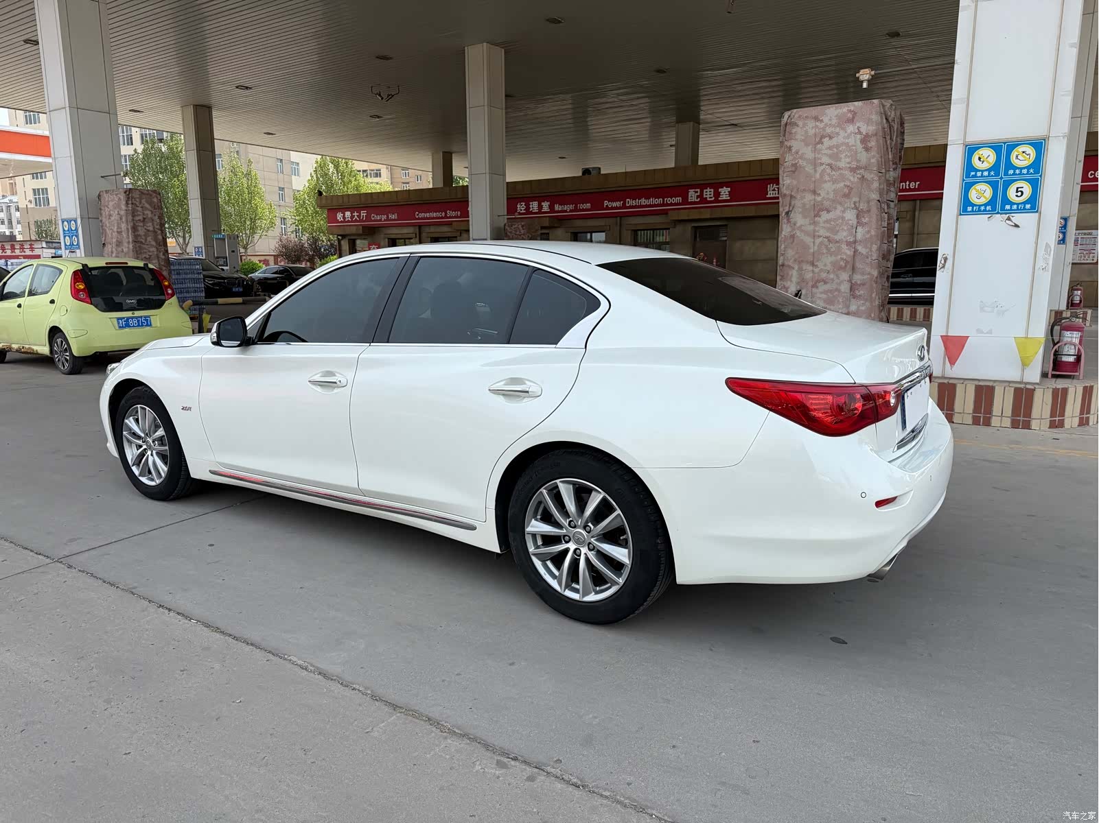 Infiniti Q50L, 2017 3